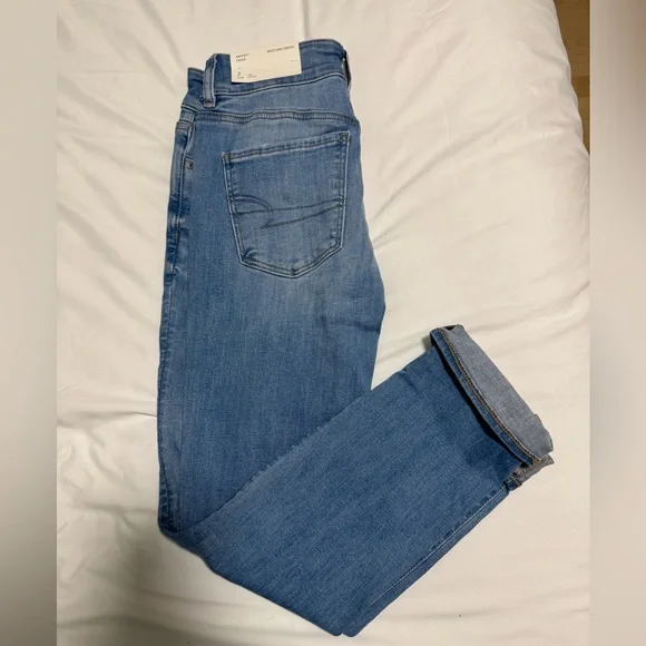 American Eagle Outfitters Light Blue Distressed Cropped Jeans - Picture 2 of 3